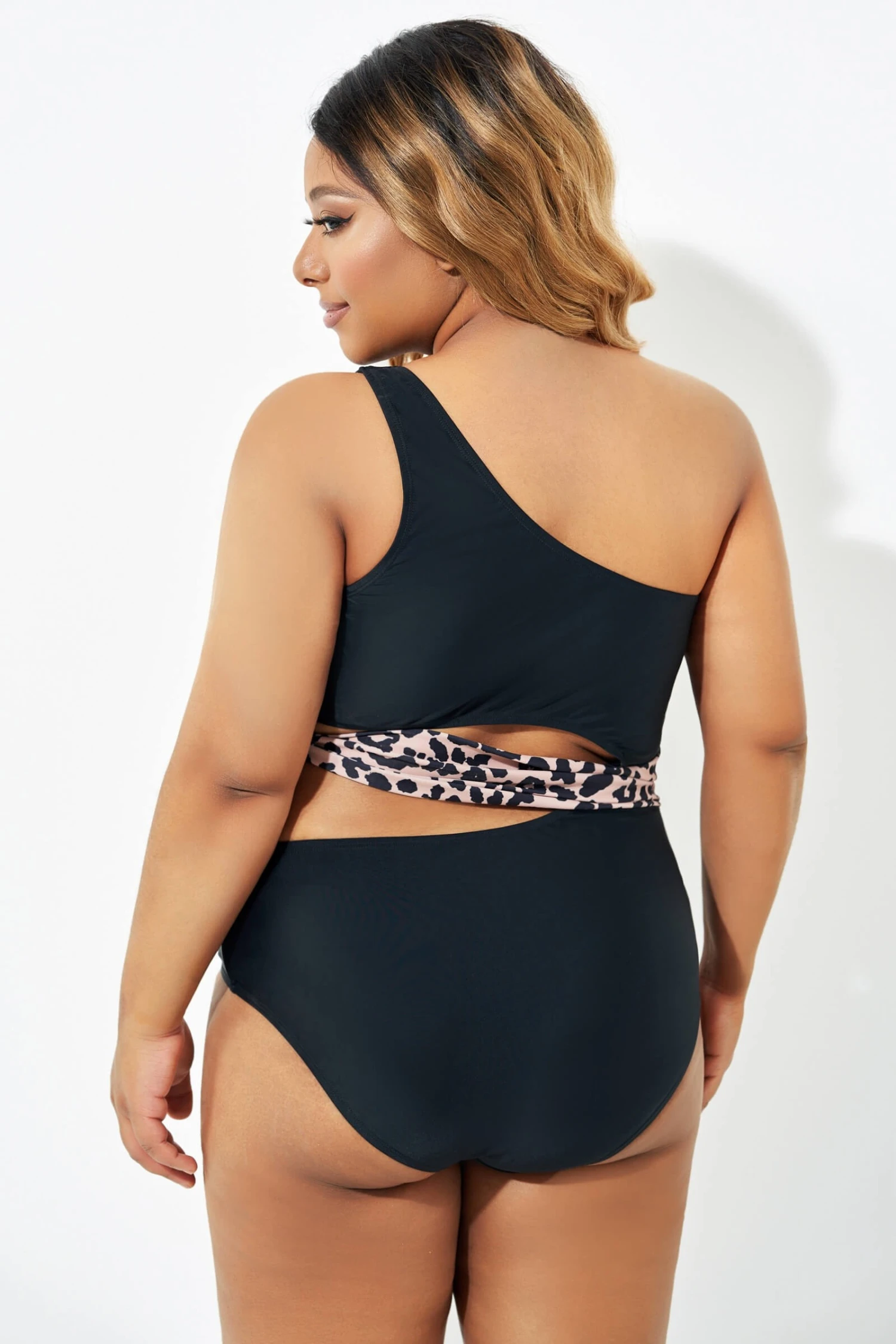 Sexy Leopard Print Tie Cut Out One Piece Swimsuit 2 Sexy Leopard Print Tie Cut Out One Piece Swimsuit - Image 2